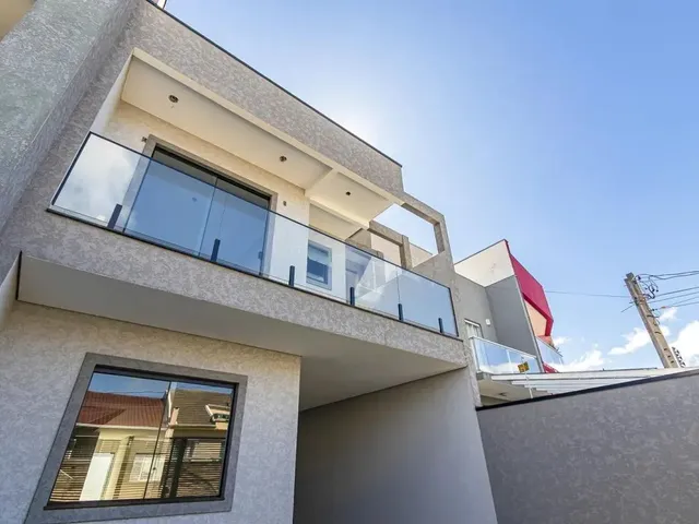 Casa 3 quartos e 3 banheiros, à venda, no bairro Campo Comprido em Curitiba