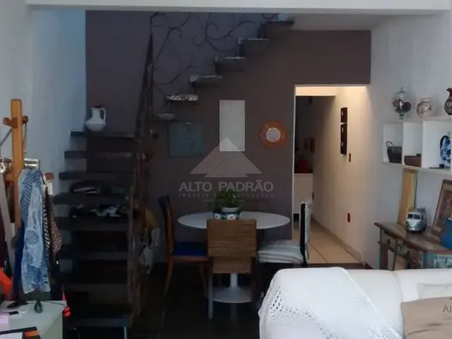 Sobrado com 100m² 3 quartos e 1 banheiro, à venda, no bairro Parque São Vicente em Mauá