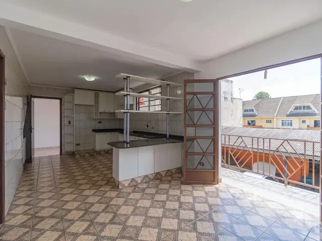 Casa 3 quartos e 3 banheiros, para alugar, no bairro São Braz em Curitiba