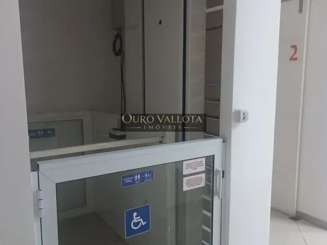 Sobrado para alugar, no bairro Vila Azevedo em São Paulo