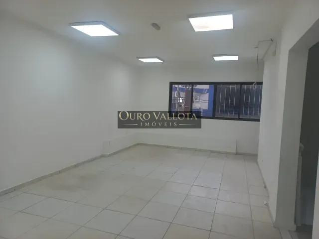 Sobrado para alugar, no bairro Vila Azevedo em São Paulo