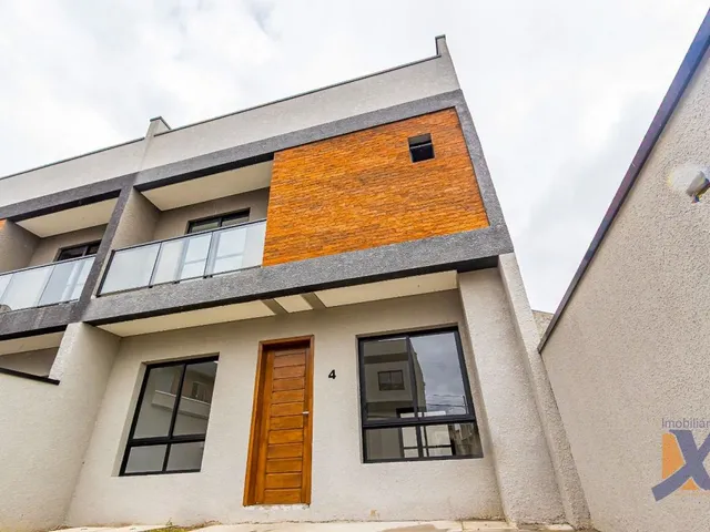 Sobrado com 100m² 3 quartos e 2 banheiros, à venda, no bairro Xaxim em Curitiba
