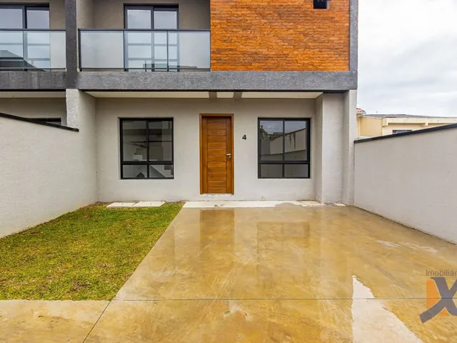 Sobrado com 100m² 3 quartos e 2 banheiros, à venda, no bairro Xaxim em Curitiba