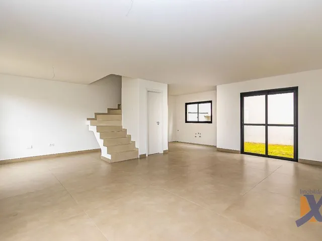 Casa com 100m² 3 quartos e 2 banheiros, à venda, no bairro Xaxim em Curitiba