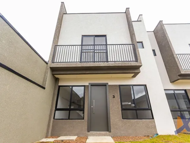 Sobrado com 90m² 3 quartos e 2 banheiros, à venda, no bairro Xaxim em Curitiba