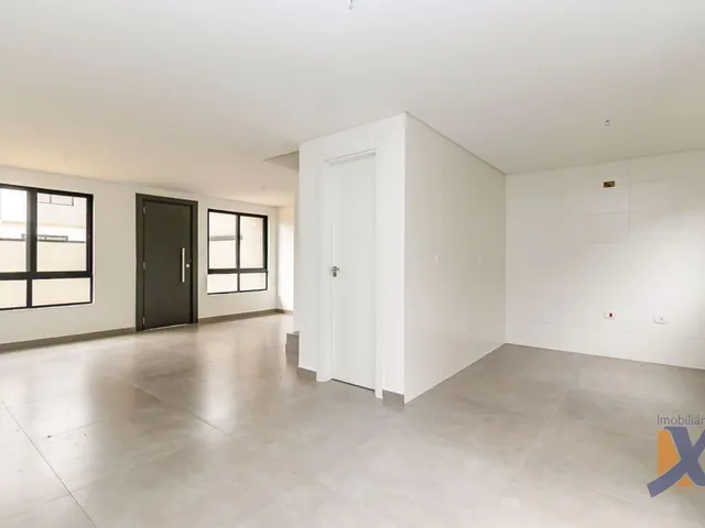 Casa com 90m² 3 quartos e 2 banheiros, à venda, no bairro Xaxim em Curitiba