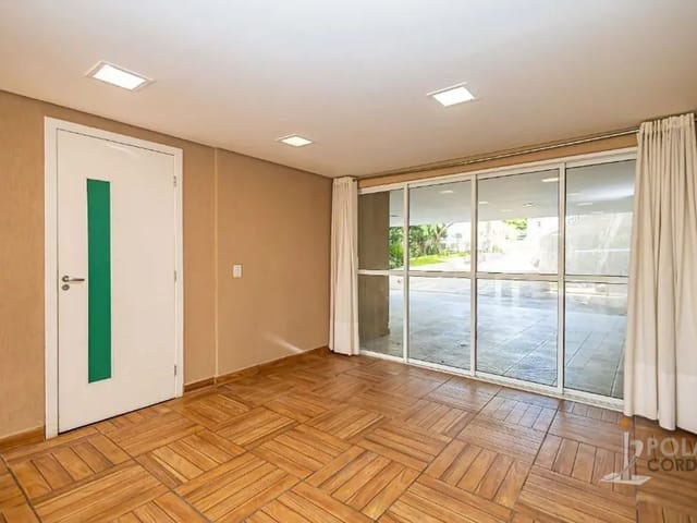 Casa com 600m² 4 quartos e 3 banheiros, à venda, no bairro Tingui em Curitiba