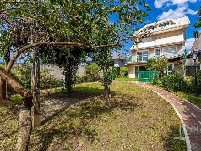 Casa com 600m² 4 quartos e 3 banheiros, à venda, no bairro Tingui em Curitiba