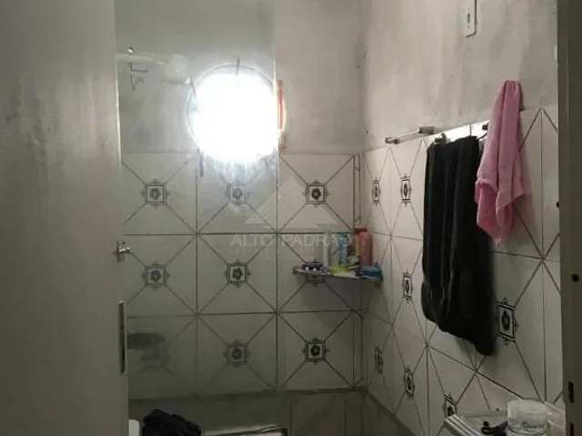 Sobrado com 288m², à venda, no bairro Chácara Maria Francisca em Mauá