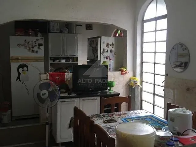 Sobrado com 288m², à venda, no bairro Chácara Maria Francisca em Mauá