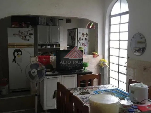 Sobrado com 288m², à venda, no bairro Chácara Maria Francisca em Mauá