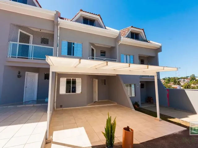Casa 3 quartos e 2 banheiros, à venda, no bairro Pilarzinho em Curitiba