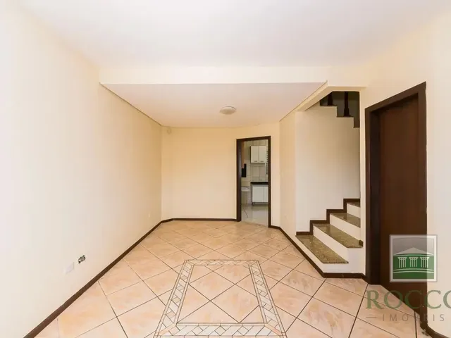 Sobrado 3 quartos e 2 banheiros, à venda, no bairro Pilarzinho em Curitiba
