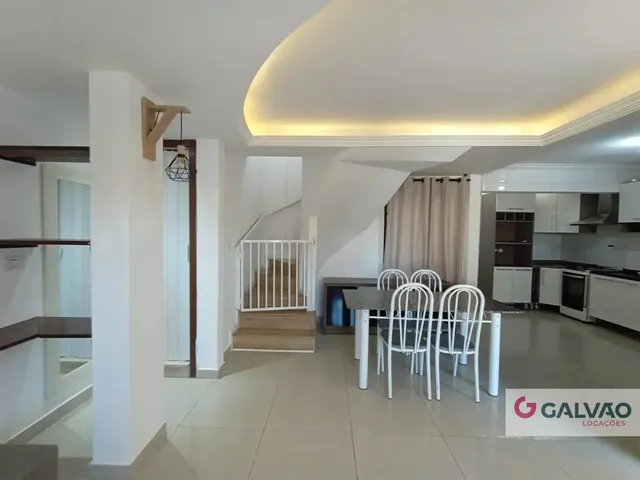 Sobrado 2 quartos e 3 banheiros, para alugar, no bairro Atuba em Curitiba