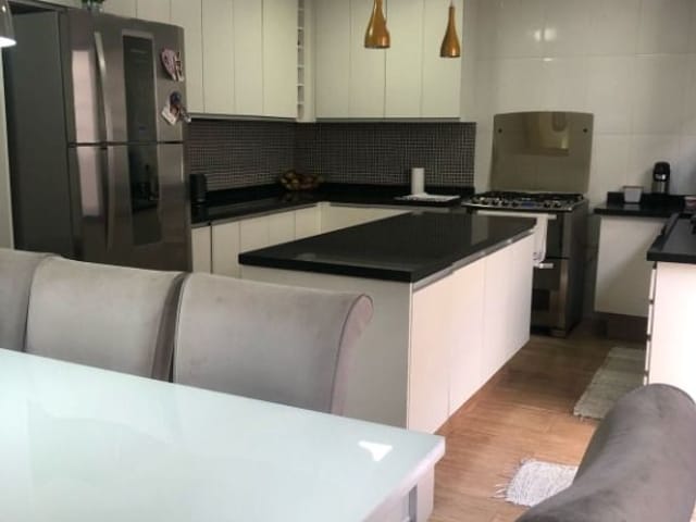 Sobrado com 155m² 4 quartos e 4 banheiros, à venda, no bairro Conceicao em Osasco