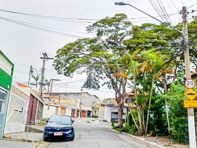 Sobrado com 200m² 3 quartos e 3 banheiros, à venda, no bairro Vila Friburgo em São Paulo