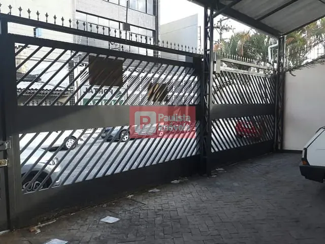 Sobrado com 250m², para alugar, no bairro Sabará em São Paulo