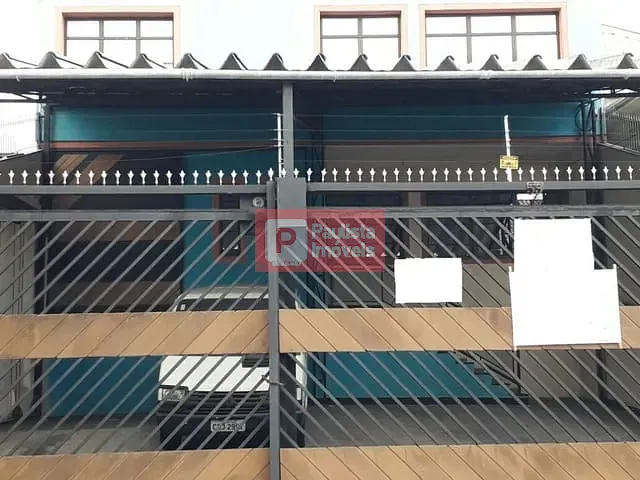 Sobrado com 250m², para alugar, no bairro Sabará em São Paulo