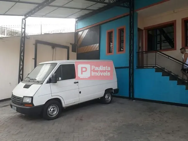 Sobrado com 250m², para alugar, no bairro Sabará em São Paulo