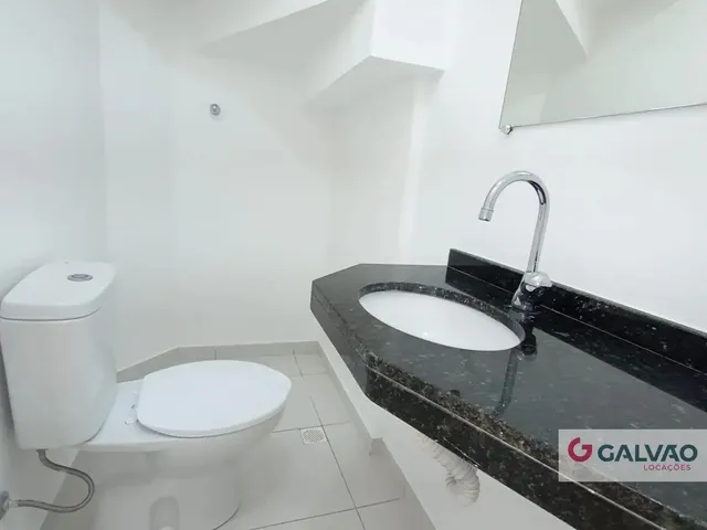 Sobrado 3 quartos e 3 banheiros, para alugar, no bairro Uberaba em Curitiba