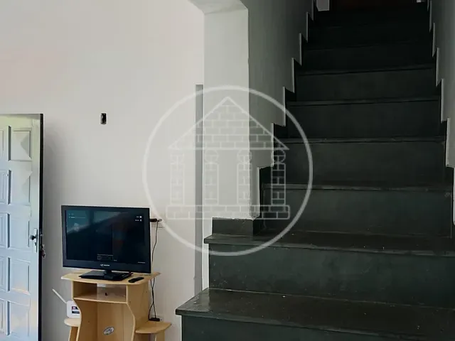 Sobrado com 250m² 6 quartos e 4 banheiros, à venda, no bairro Jardim Noronha em São Paulo