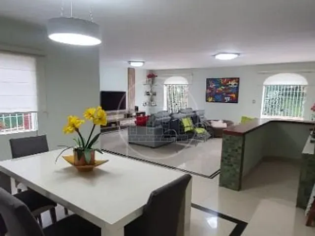Sobrado com 500m² 4 quartos e 3 banheiros, à venda, no bairro Jardim Guarapiranga em São Paulo