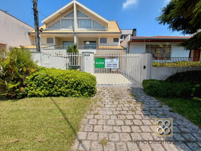 Sobrado 3 quartos e 3 banheiros, para alugar, no bairro Bacacheri em Curitiba