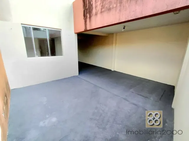 Sobrado 3 quartos e 1 banheiro, para alugar, no bairro Vista Alegre em Curitiba