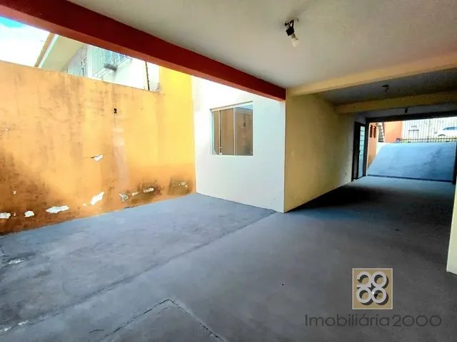 Sobrado 3 quartos e 1 banheiro, para alugar, no bairro Vista Alegre em Curitiba