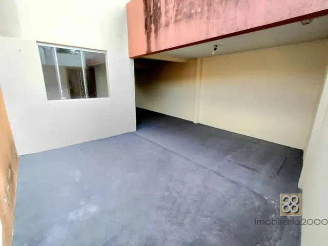 Sobrado 3 quartos e 1 banheiro, para alugar, no bairro Vista Alegre em Curitiba