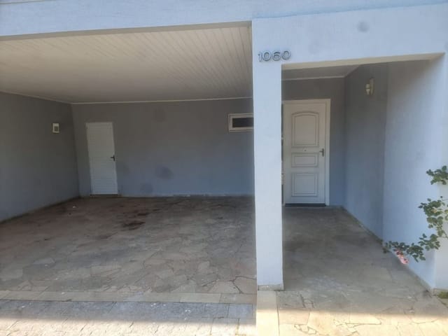 Sobrado com 360m² 4 quartos e 5 banheiros, à venda, no bairro Alphaville em Santana de Parnaíba
