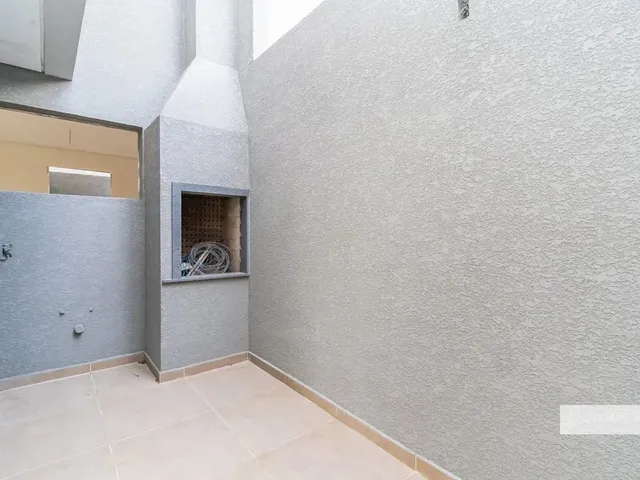 Sobrado 3 quartos e 4 banheiros, à venda, no bairro Vista Alegre em Curitiba