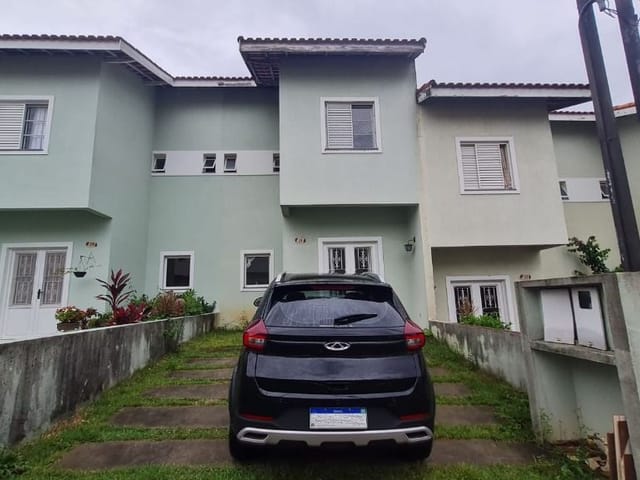 Sobrado com 132m² 2 quartos e 2 banheiros, para alugar, no bairro Chácara Canta Galo em Cotia