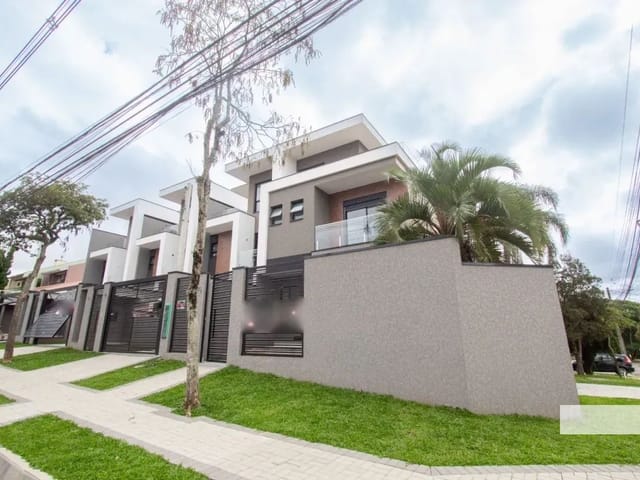 Sobrado 3 quartos e 9 banheiros, à venda, no bairro Jardim das Américas em Curitiba
