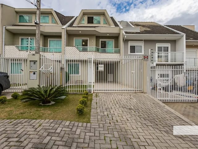 Sobrado 3 quartos e 6 banheiros, à venda, no bairro Santa Felicidade em Curitiba