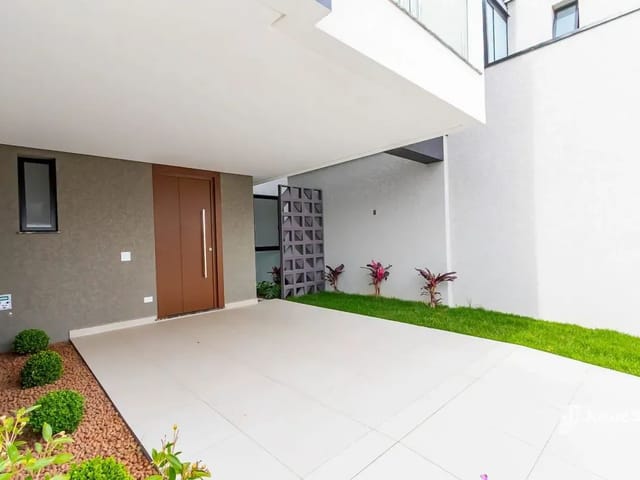 Sobrado 3 quartos e 5 banheiros, à venda, no bairro Santa Felicidade em Curitiba
