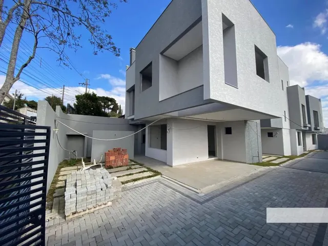 Sobrado 3 quartos e 4 banheiros, à venda, no bairro Vista Alegre em Curitiba