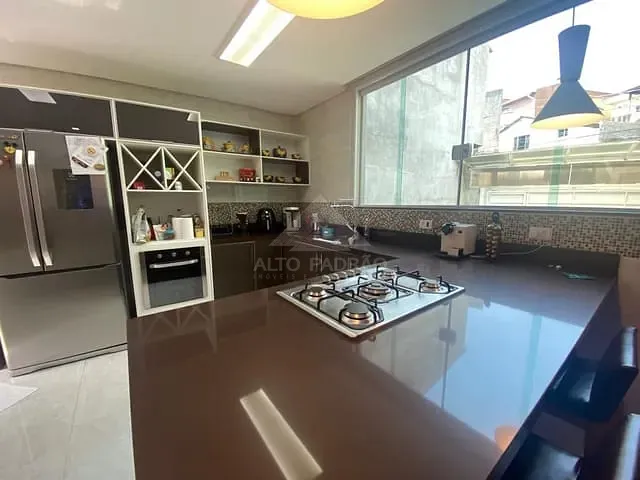 Sobrado com 288m² 2 quartos e 1 banheiro, à venda, no bairro Jardim Mauá em Mauá