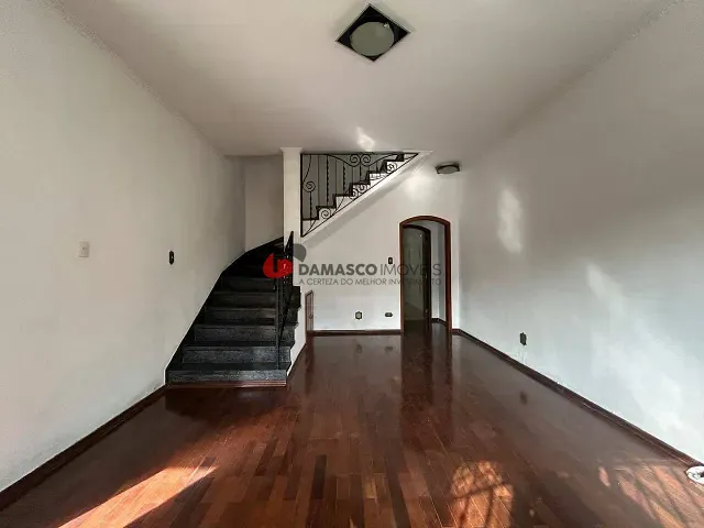 Sobrado à venda, no bairro Nova Gerti em São Caetano do Sul