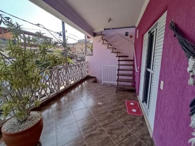 Sobrado com 268m² 3 quartos e 4 banheiros, à venda, no bairro Bandeiras em Osasco