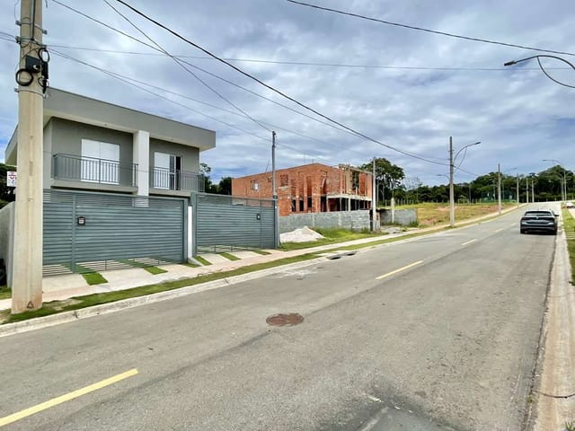 Sobrado com 125m² 3 quartos e 1 banheiro, à venda, no bairro Água Espraiada (Caucaia do Alto) em Cotia