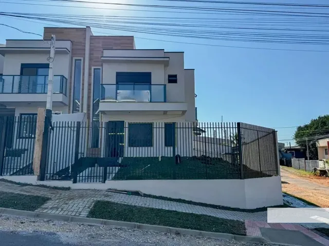 Sobrado 3 quartos e 4 banheiros, à venda, no bairro Atuba em Curitiba