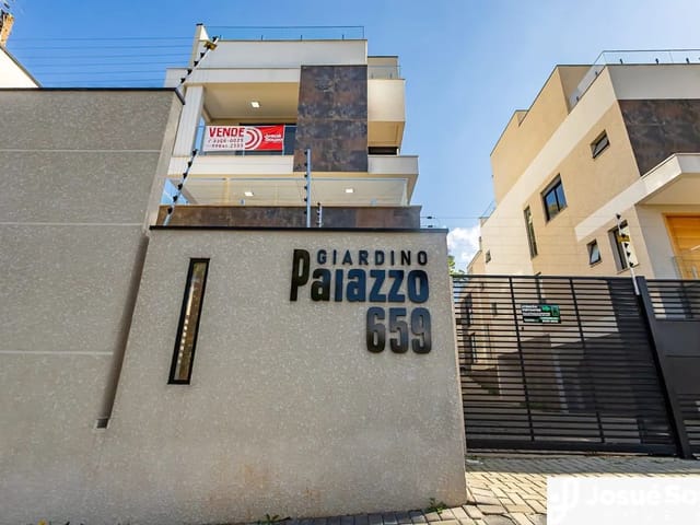 Sobrado 3 quartos e 8 banheiros, à venda, no bairro Bom Retiro em Curitiba
