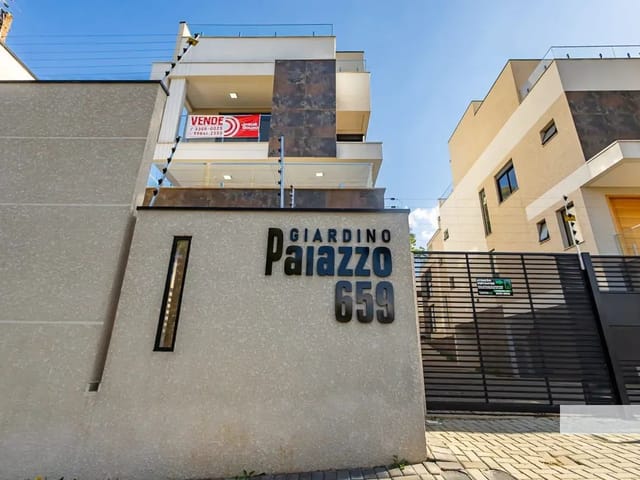 Sobrado 3 quartos e 8 banheiros, à venda, no bairro Bom Retiro em Curitiba