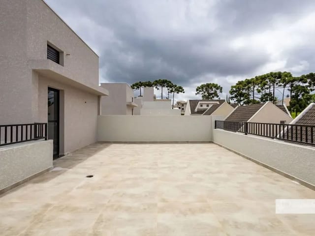 Sobrado 3 quartos e 4 banheiros, à venda, no bairro Abranches em Curitiba