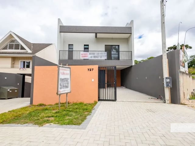 Sobrado 3 quartos e 4 banheiros, à venda, no bairro Abranches em Curitiba