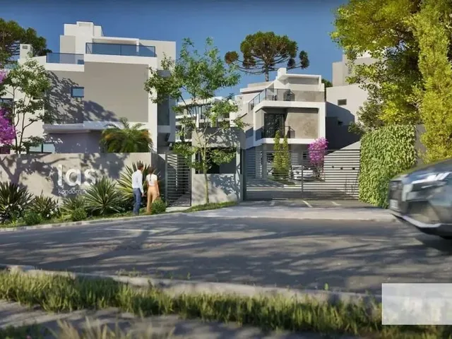 Sobrado 3 quartos e 8 banheiros, à venda, no bairro São Lourenço em Curitiba