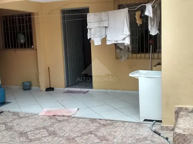 Sobrado com 450m² 3 quartos e 1 banheiro, à venda, no bairro Jardim Zaira em Mauá