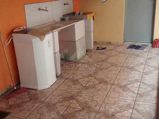 Sobrado com 450m² 3 quartos e 1 banheiro, à venda, no bairro Jardim Zaira em Mauá