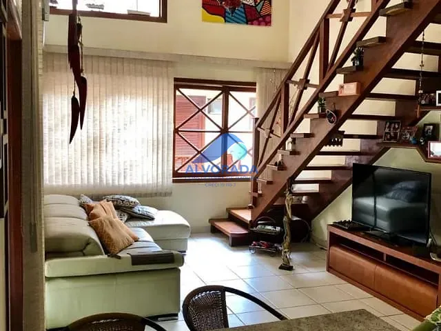 Sobrado 3 quartos e 3 banheiros, à venda, no bairro Maresias em São Sebastião